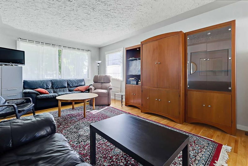 3 Creston Crescent NW, Banff Trail — interior photo 7