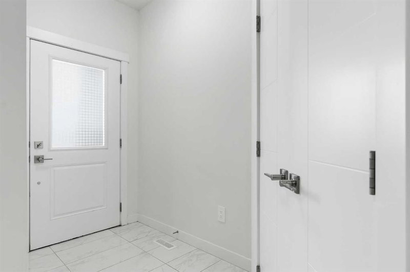 505 - CORNER MEADOWS WAY