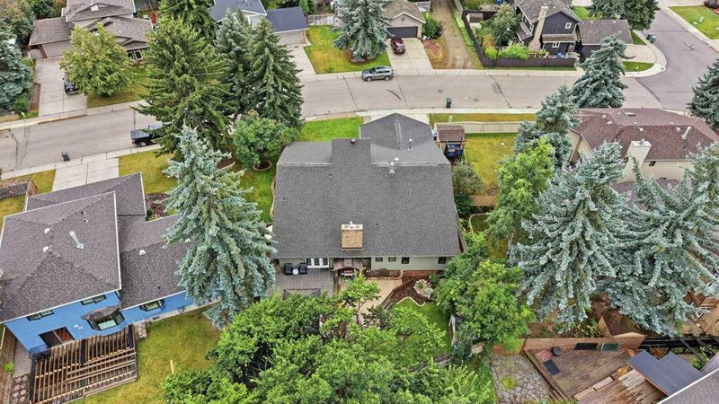 137 Dickenson Crescent