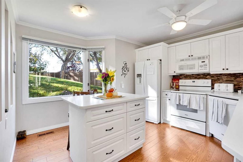 27 - 10910 Bonaventure Drive SE