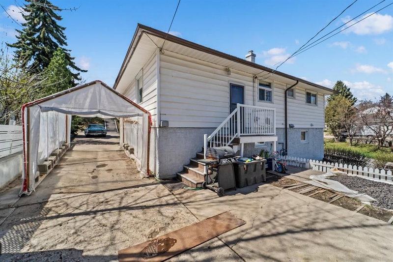 224 Hendon Drive NW