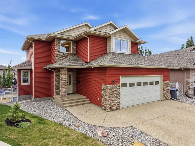 30 Lawson Close