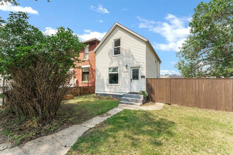846A 3 Street SE