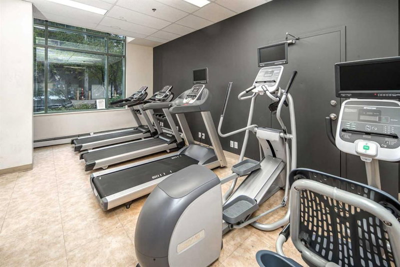 811, 1111 6 Avenue SW, Downtown West End — interior photo