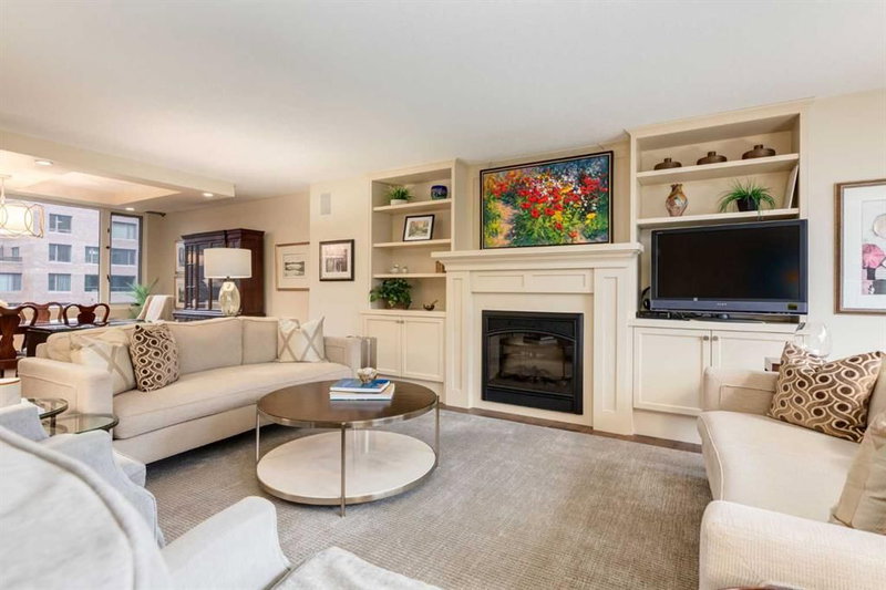 400F, 500 Eau Claire Avenue SW, Eau Claire — interior photo 6