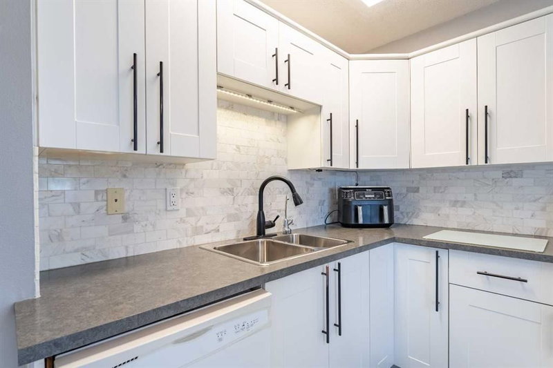 40 Fonda Crescent SE, Forest Heights — interior photo 7