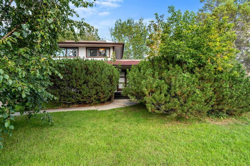 24 Mapleglade Close SE
