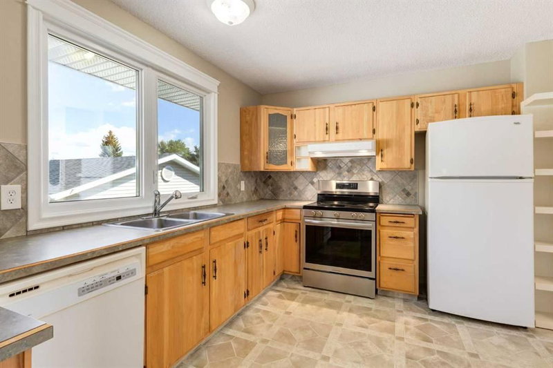 728 Canfield Place SW, Calgary — listing photo 10