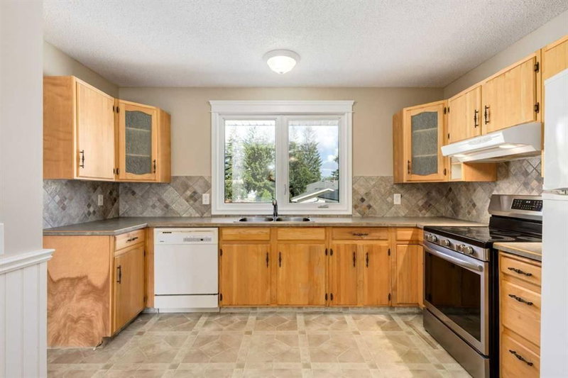 728 Canfield Place SW, Calgary — listing photo 11