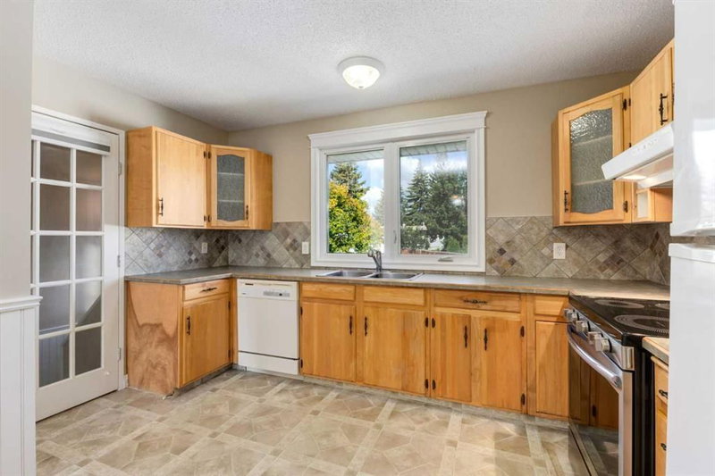 728 Canfield Place SW, Calgary — listing photo 12