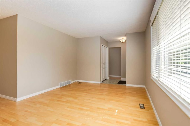 728 Canfield Place SW, Calgary — listing photo 6