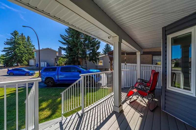 135 Sandarac Place NW