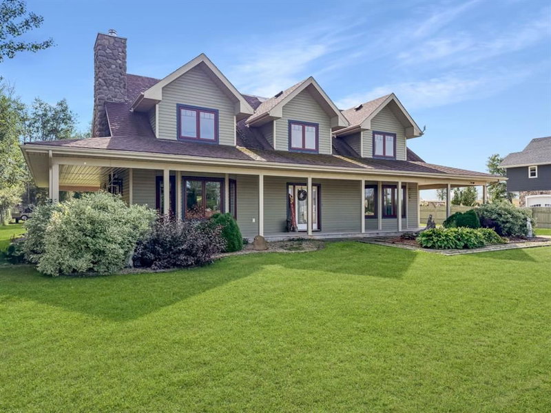 15 2 Avenue SW
