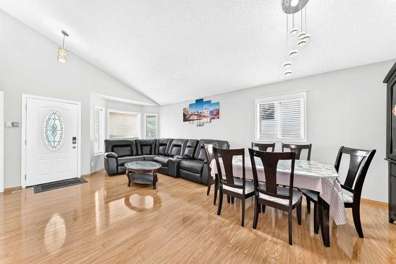 131 Applewood Drive SE