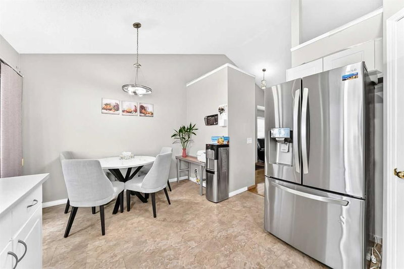 131 Applewood Drive SE, Applewood Park — interior photo 7