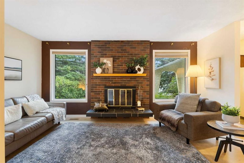 112 Silverthorn Road NW