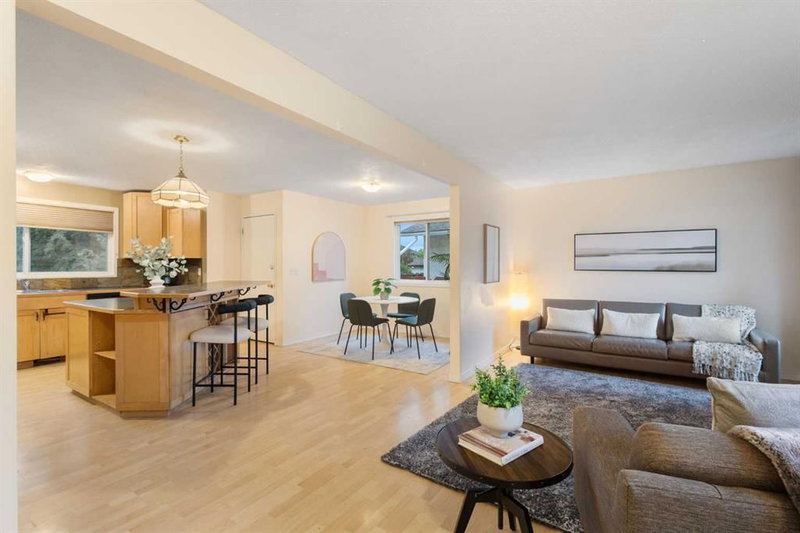 112 Silverthorn Road NW, Silver Springs — interior photo