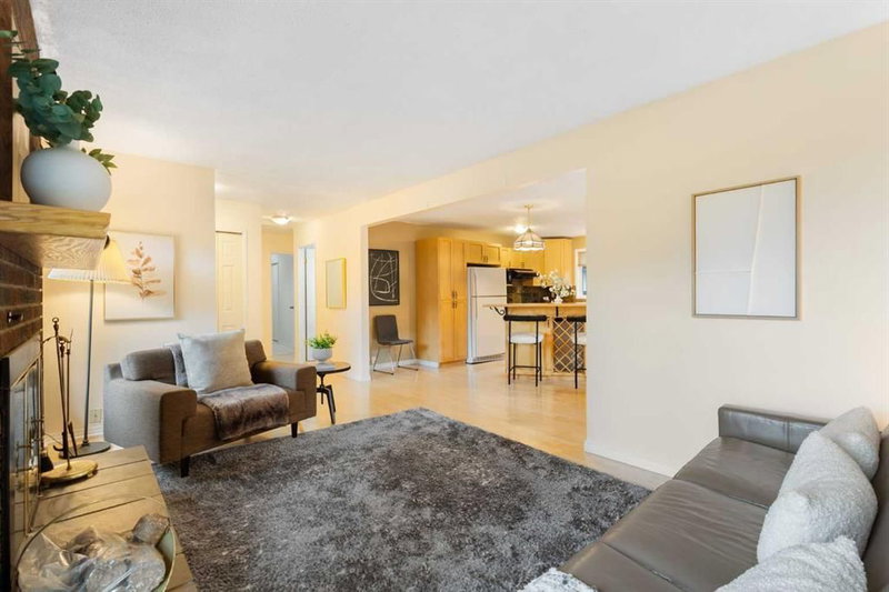 112 Silverthorn Road NW, Silver Springs — interior photo 5