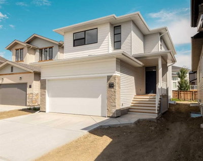 714 Violet Place W