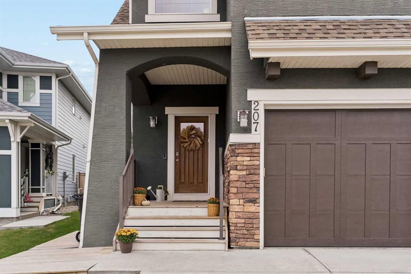 207 Mahogany Grove SE