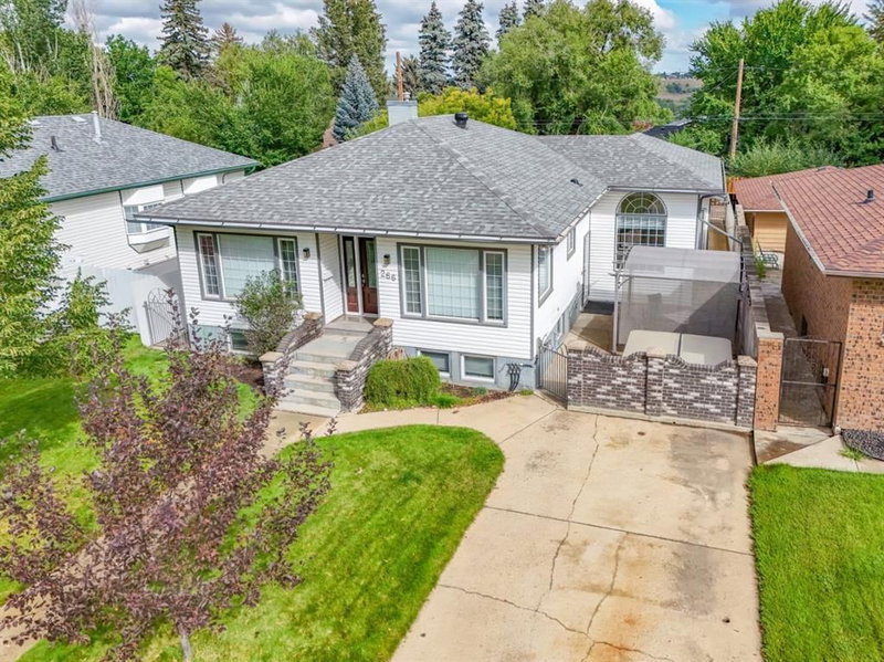 266 Prospect Drive SW