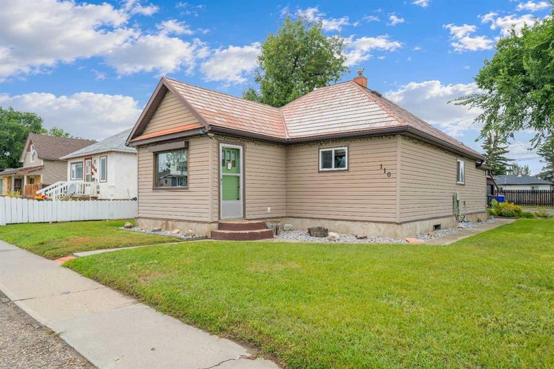 110 2 Avenue W