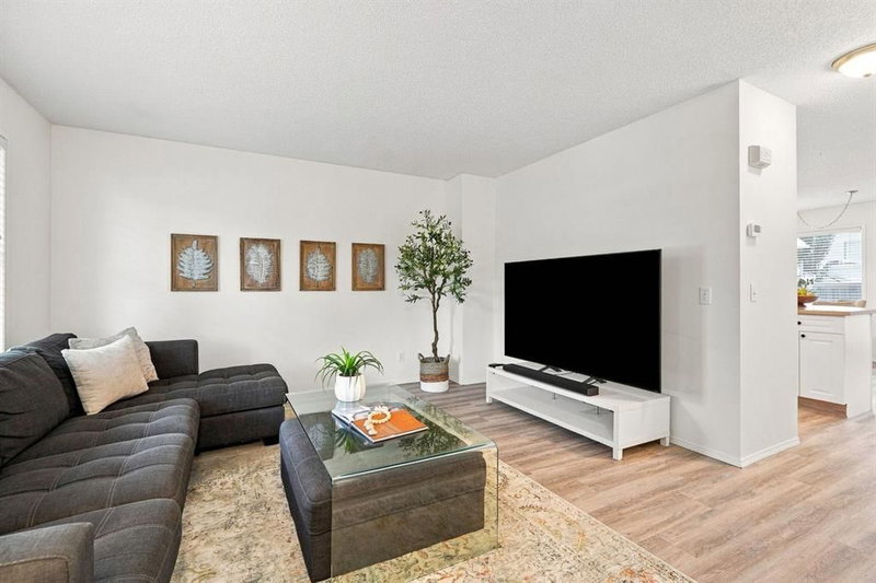 31 Bridlewood Avenue SW, Calgary — listing photo 6