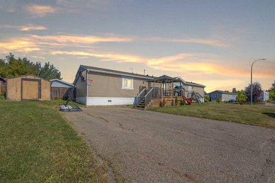 189 Clausen Crescent