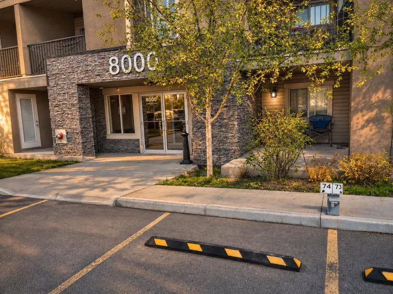 8112 - 403 Mackenzie Way SW