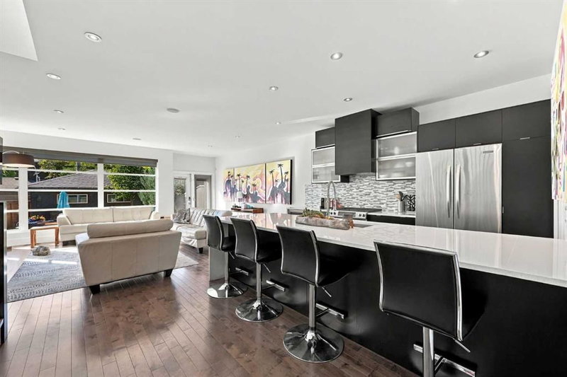 433 21 Avenue NW, Mount Pleasant — interior photo 5