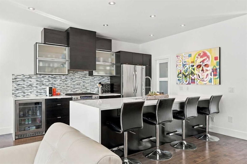433 21 Avenue NW, Mount Pleasant — interior photo 6