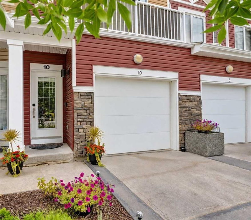 10 Chaparral Ridge Park SE