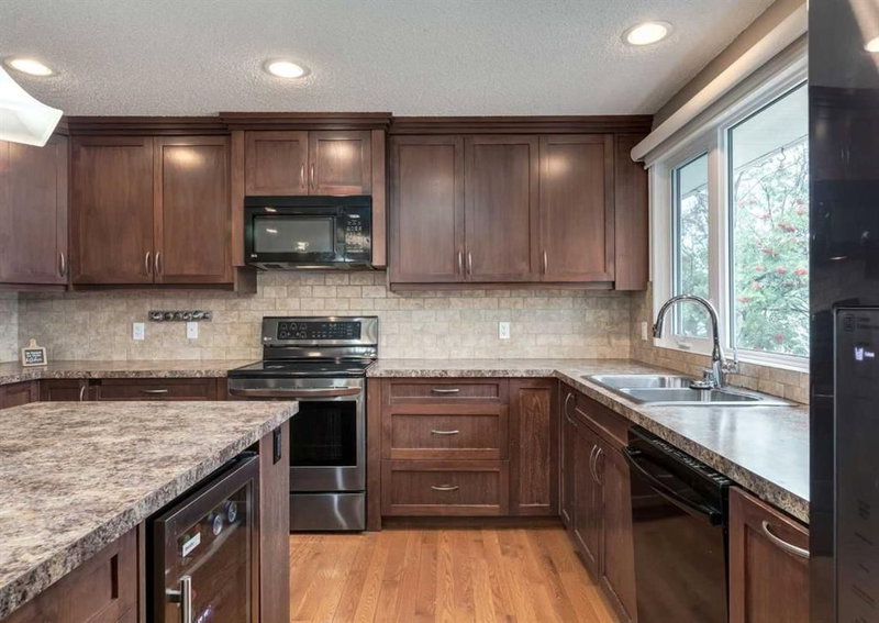 99 Silver Brook Drive NW