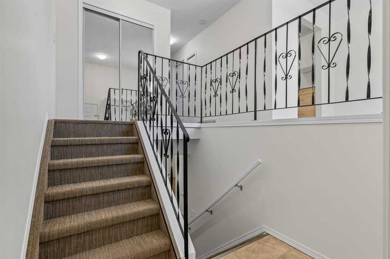 4, 4547 7 Avenue SE, Forest Heights — interior photo