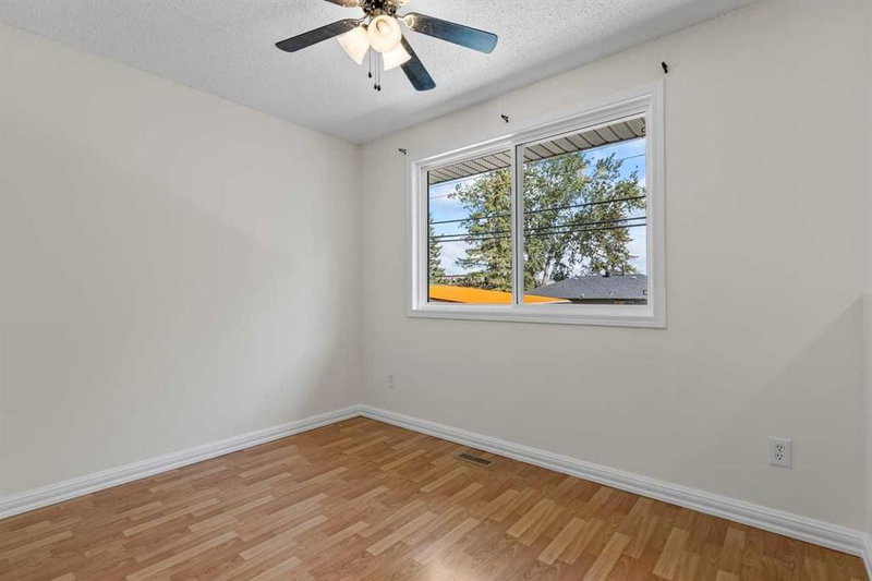 4, 4547 7 Avenue SE, Forest Heights — interior photo 6