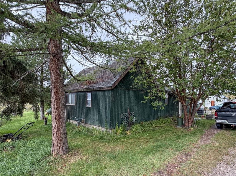 28532 Highway 587