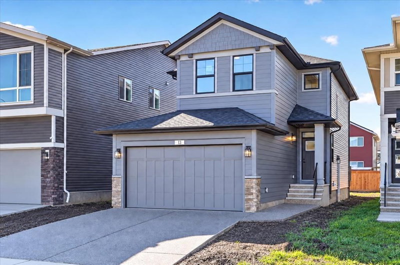 13 Emberside Grove