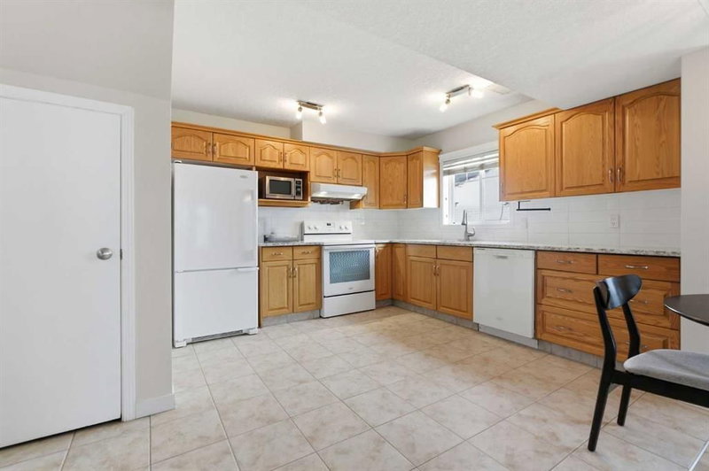 304, 1608 12 Avenue SW, Sunalta — interior photo