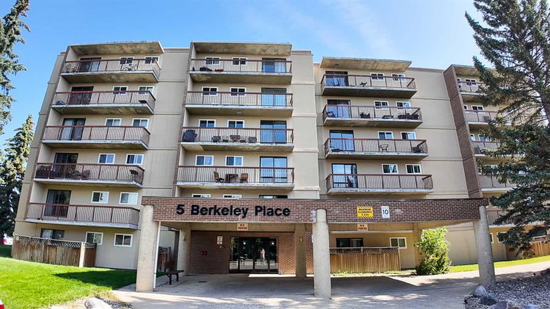 617 - 5 Berkeley Place W