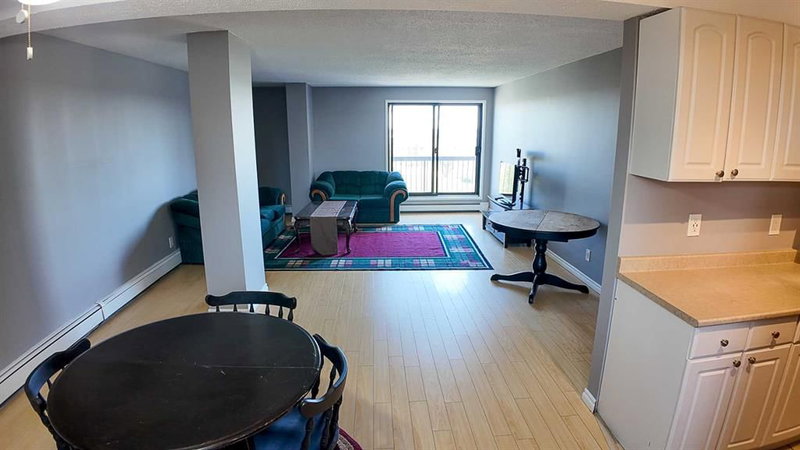 617 - 5 Berkeley Place W
