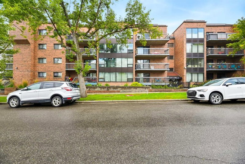 205 - 659 4 Avenue NE