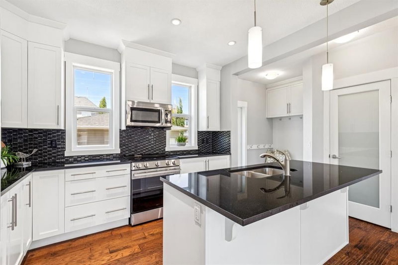 145 Rainbow Falls Glen, Rainbow Falls — interior photo