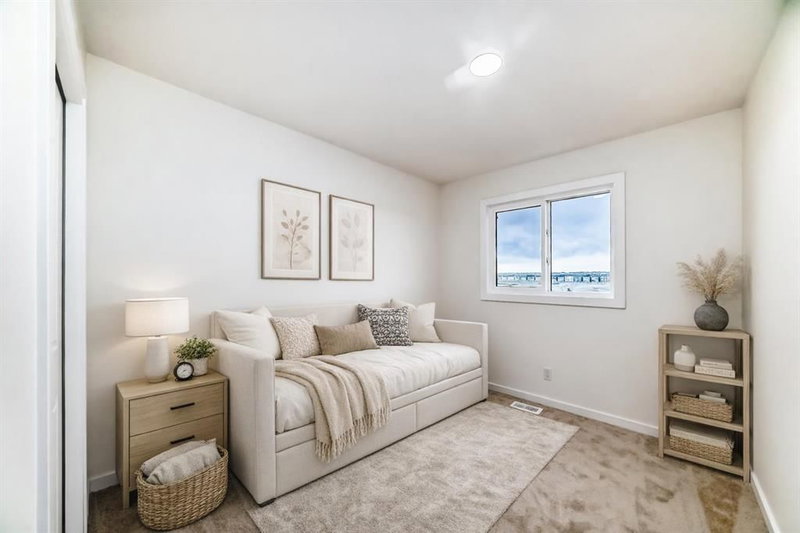 12 Savanna Place NE, Saddle Ridge — interior photo