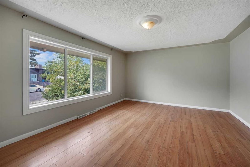 1506 36 Street SE, Forest Lawn — interior photo 5