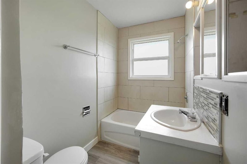 1506 36 Street SE, Forest Lawn — interior photo 7