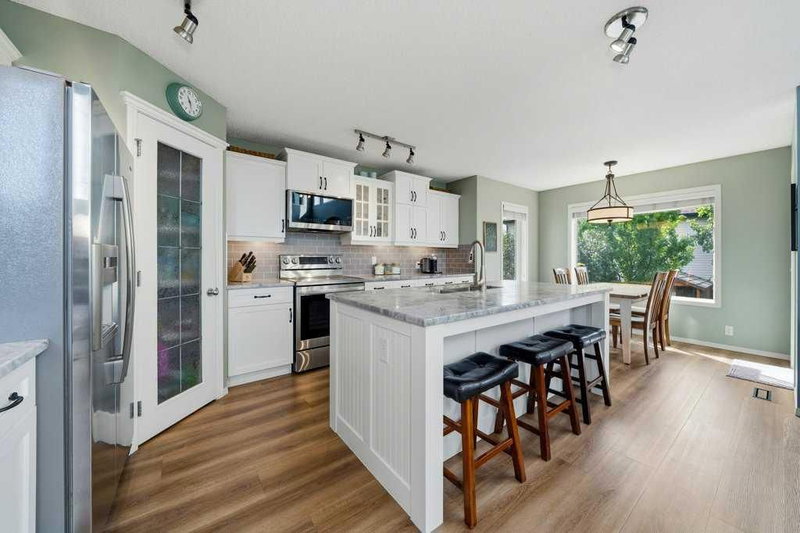 54 Tuscany Meadows Bay NW