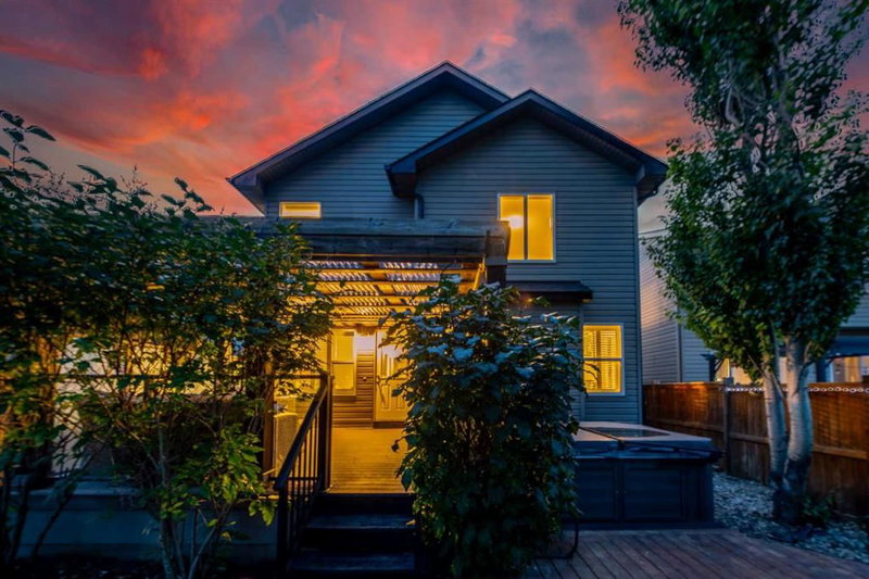 78 Hillcrest Street SW