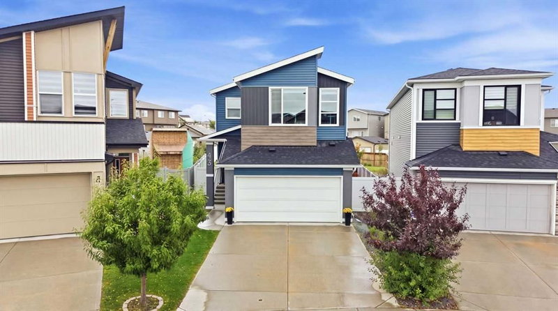 43 Howse Manor NE