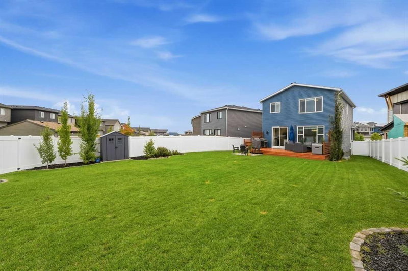 43 Howse Manor NE