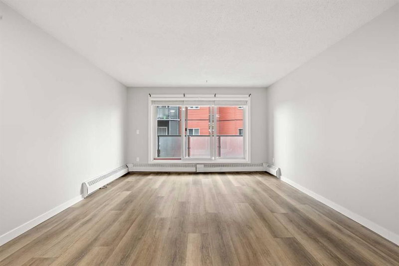 225 - 333 Garry Crescent NE